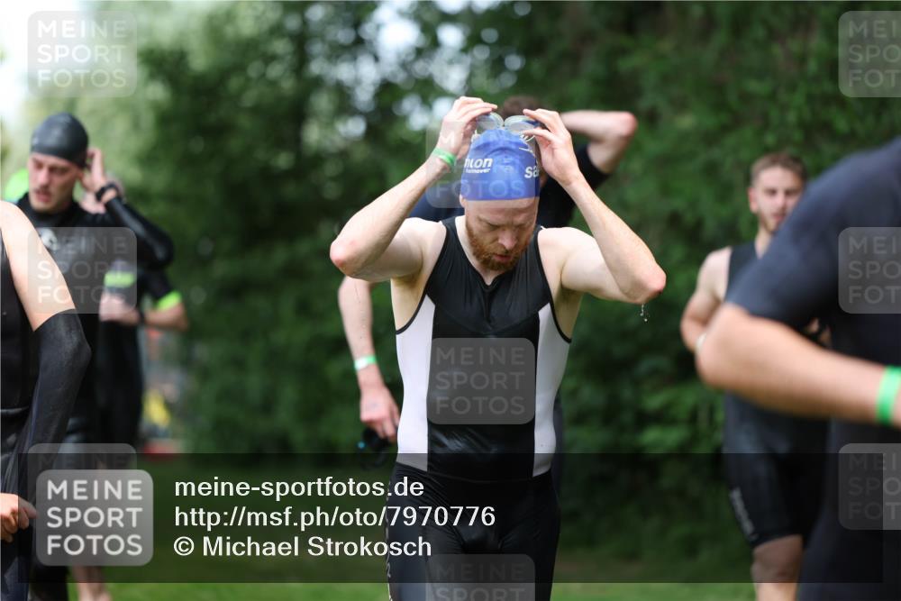 15.06.2025 - 7 Türme Triathlon Michael Strokosch http://msf.ph/oto/7970776 15.06.2025 12:58:34 Schwimmen 192, 739, 794, 795, 807, 815, 832, 884, 899, 935, 938, 1005, 1007, 1044, 1057, 1059, 1085, 1102, 1139, 1143, 1146, 1168, 1180, 1187 meine-sportfotos.de