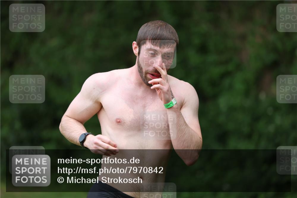 15.06.2025 - 7 Türme Triathlon Michael Strokosch http://msf.ph/oto/7970842 15.06.2025 12:58:41 Schwimmen 739, 794, 807, 815, 826, 832, 884, 899, 935, 938, 953, 1005, 1007, 1044, 1057, 1059, 1102, 1134, 1139, 1143, 1146, 1168, 1180, 1187 meine-sportfotos.de