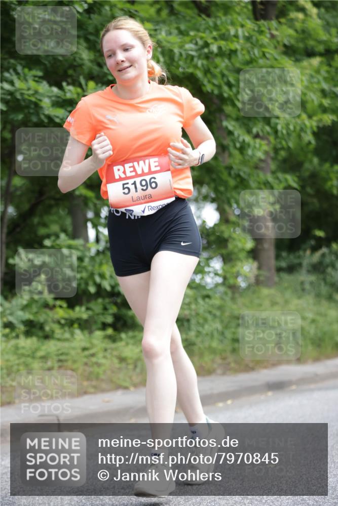 15.06.2025 - REWE Women's Run Jannik Wohlers http://msf.ph/oto/7970845 15.06.2025 10:05:58 Laufen 5196 meine-sportfotos.de