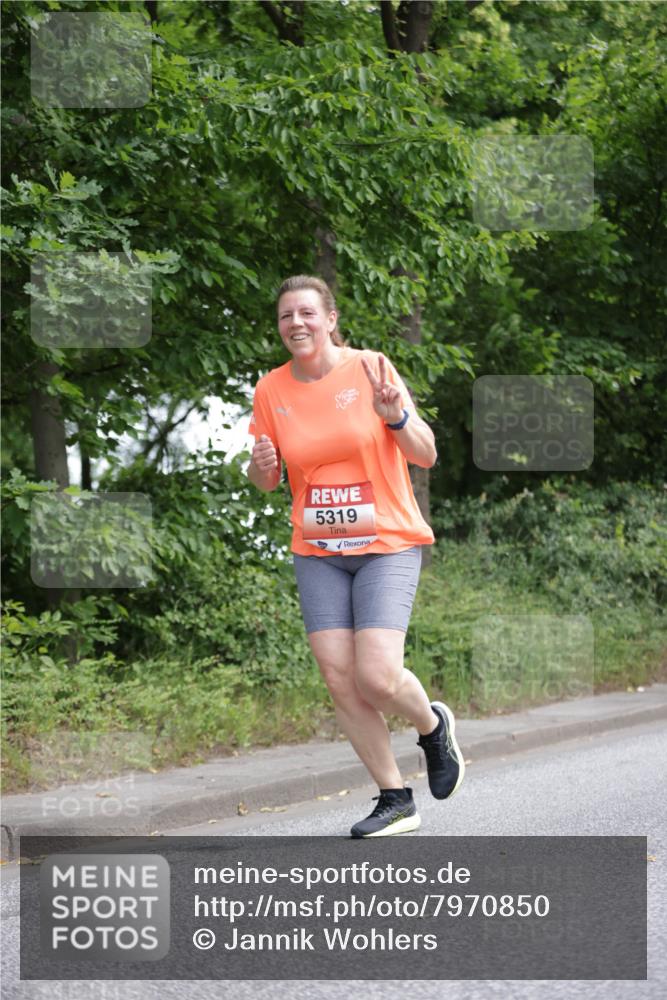 15.06.2025 - REWE Women's Run Jannik Wohlers http://msf.ph/oto/7970850 15.06.2025 10:06:00 Laufen 5319 meine-sportfotos.de