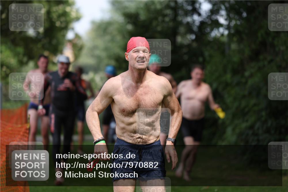 15.06.2025 - 7 Türme Triathlon Michael Strokosch http://msf.ph/oto/7970882 15.06.2025 12:58:48 Schwimmen 194, 739, 826, 832, 845, 860, 884, 899, 953, 1005, 1007, 1057, 1134, 1139, 1168, 1180 meine-sportfotos.de