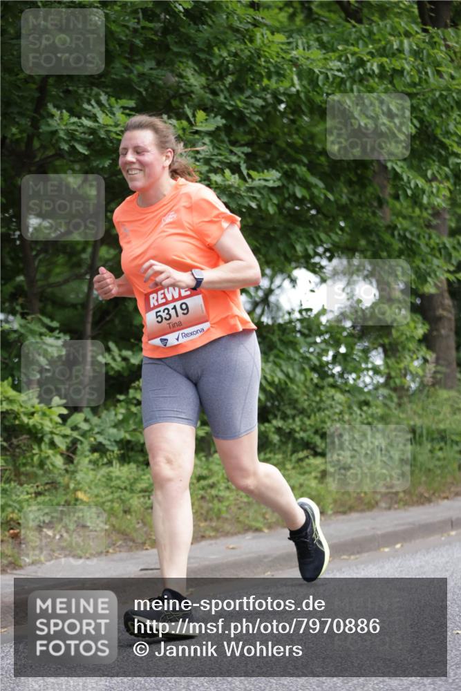 15.06.2025 - REWE Women's Run Jannik Wohlers http://msf.ph/oto/7970886 15.06.2025 10:06:00 Laufen 5319 meine-sportfotos.de