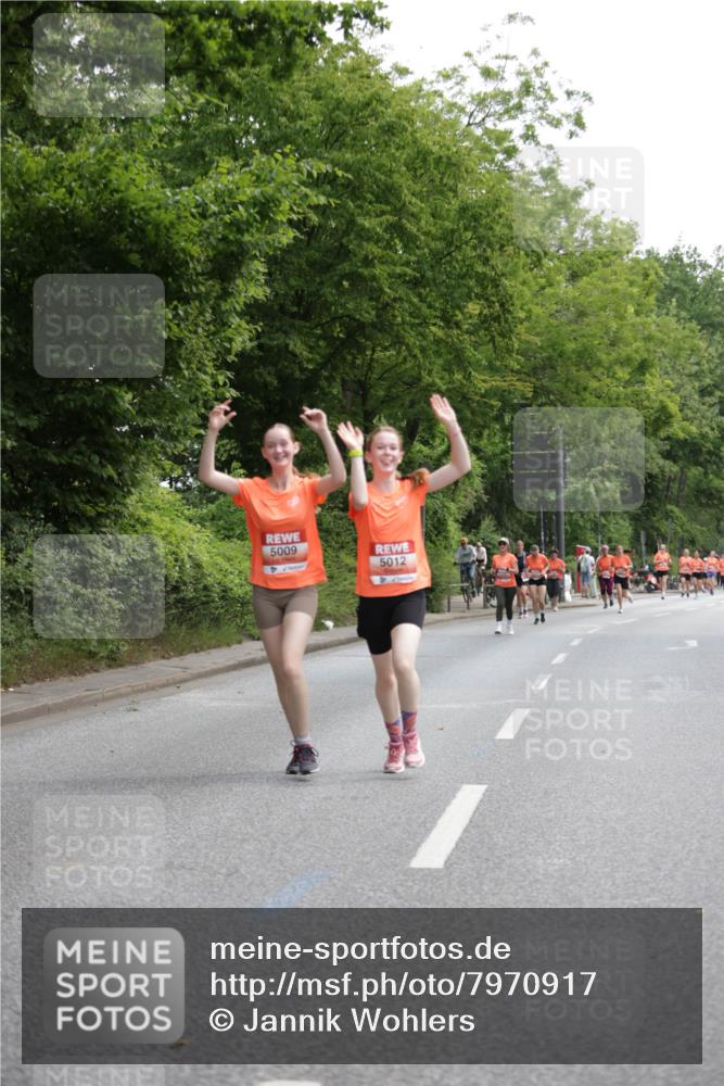 15.06.2025 - REWE Women's Run Jannik Wohlers http://msf.ph/oto/7970917 15.06.2025 10:06:07 Laufen 5009, 5012 meine-sportfotos.de