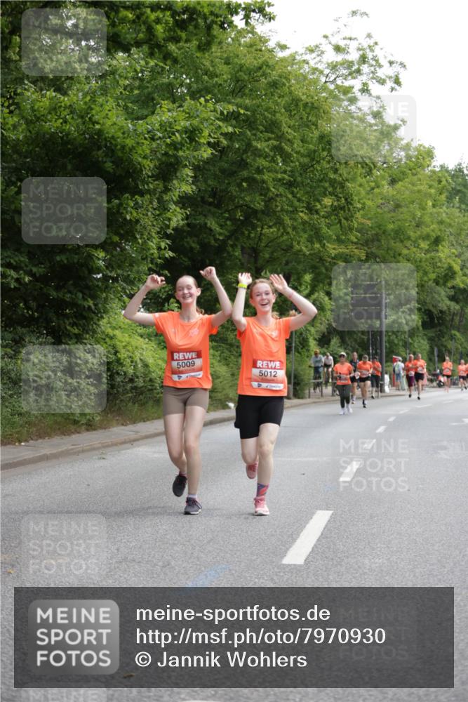 15.06.2025 - REWE Women's Run Jannik Wohlers http://msf.ph/oto/7970930 15.06.2025 10:06:07 Laufen 5009, 5012 meine-sportfotos.de