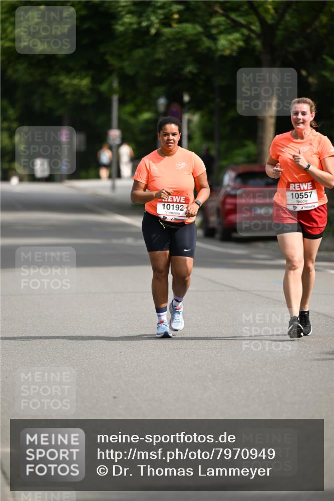 15.06.2025 - REWE Women's Run Dr. Thomas Lammeyer http://msf.ph/oto/7970949 15.06.2025 10:00:01 Laufen 10192, 10557 meine-sportfotos.de