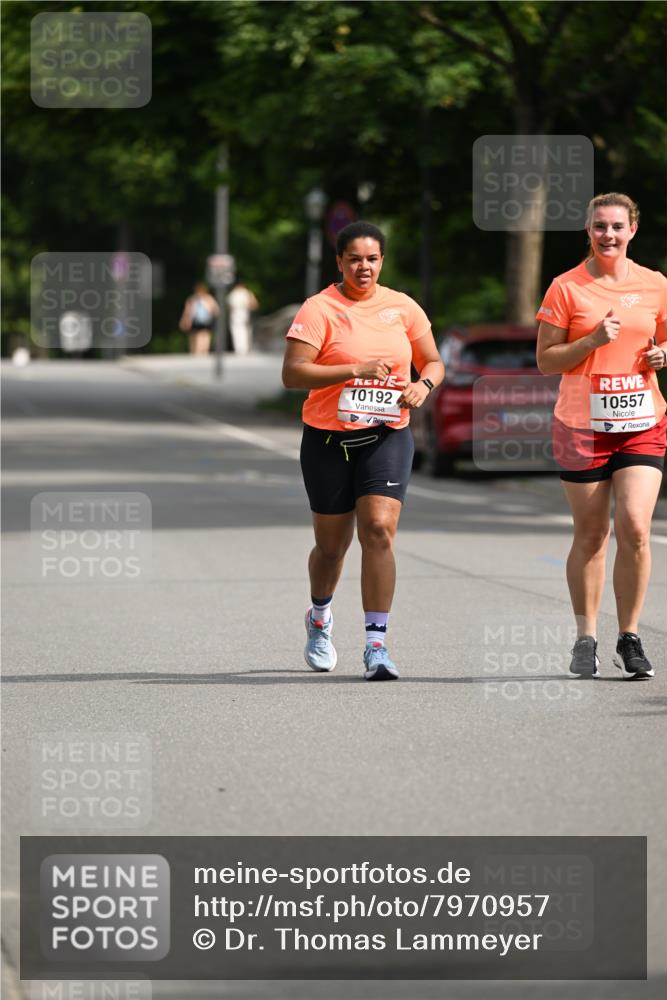 15.06.2025 - REWE Women's Run Dr. Thomas Lammeyer http://msf.ph/oto/7970957 15.06.2025 10:00:02 Laufen 10192, 10557 meine-sportfotos.de