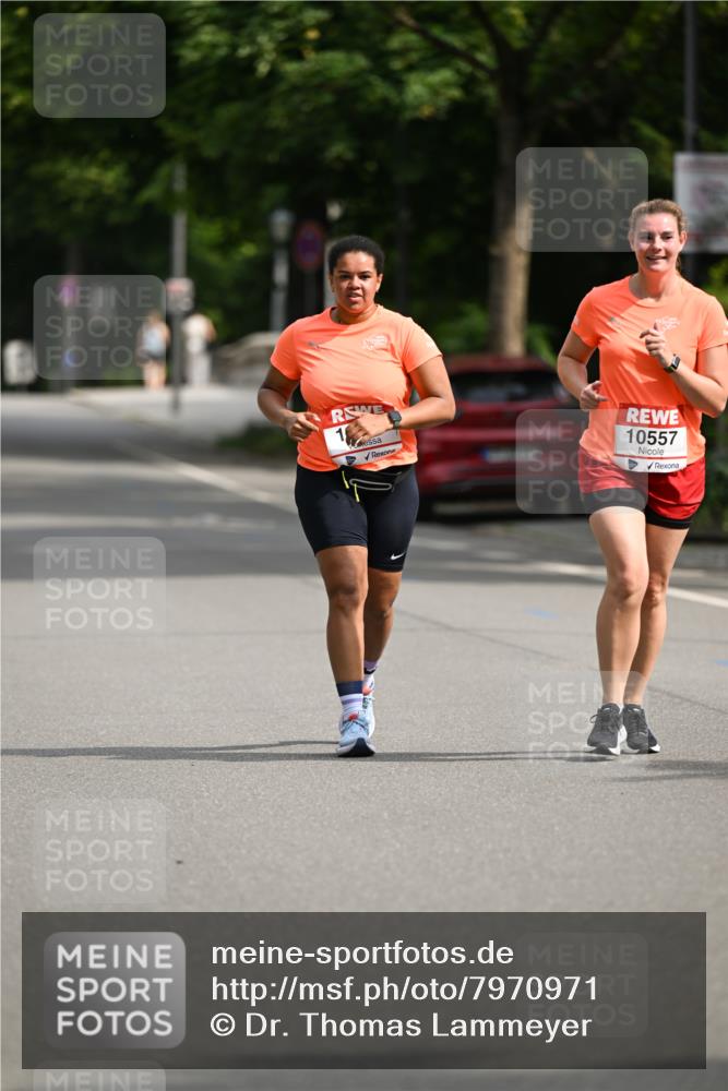 15.06.2025 - REWE Women's Run Dr. Thomas Lammeyer http://msf.ph/oto/7970971 15.06.2025 10:00:02 Laufen 16, 10557 meine-sportfotos.de