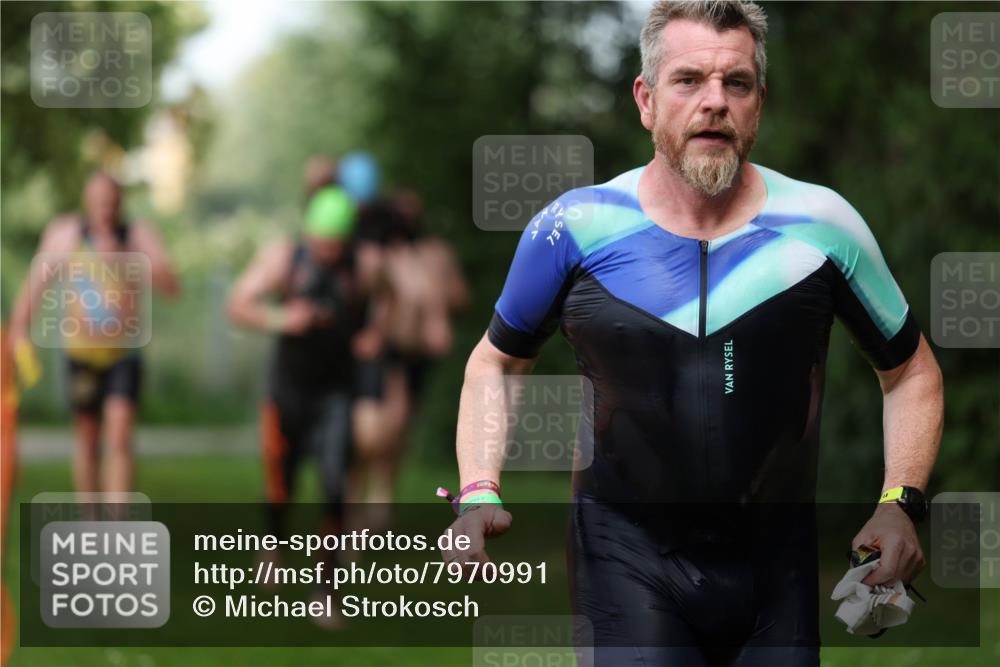 15.06.2025 - 7 Türme Triathlon Michael Strokosch http://msf.ph/oto/7970991 15.06.2025 12:59:02 Schwimmen 194, 754, 816, 826, 845, 860, 884, 953, 1005, 1057, 1063, 1066, 1134, 1139, 1154, 1168 meine-sportfotos.de