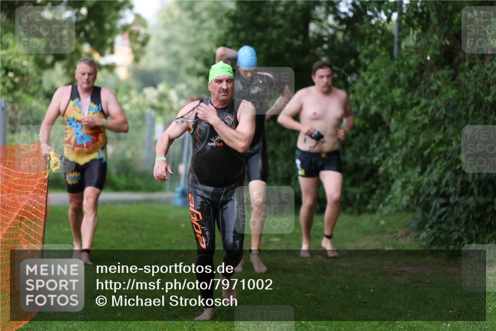 15.06.2025 - 7 Türme Triathlon Michael Strokosch http://msf.ph/oto/7971002 15.06.2025 12:59:03 Schwimmen 194, 754, 816, 826, 845, 860, 953, 1057, 1063, 1066, 1134, 1139, 1154, 1168 meine-sportfotos.de