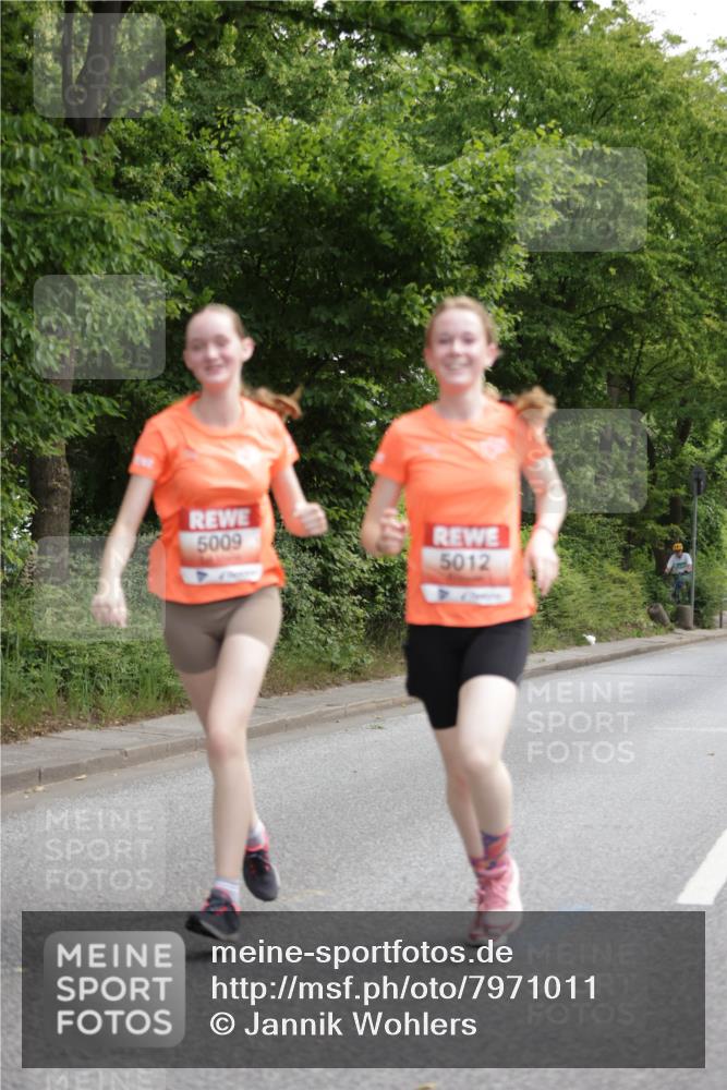 15.06.2025 - REWE Women's Run Jannik Wohlers http://msf.ph/oto/7971011 15.06.2025 10:06:09 Laufen 5009, 5012 meine-sportfotos.de