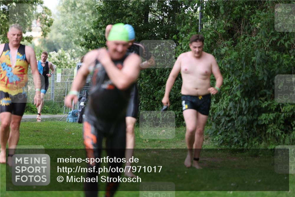 15.06.2025 - 7 Türme Triathlon Michael Strokosch http://msf.ph/oto/7971017 15.06.2025 12:59:04 Schwimmen 194, 754, 816, 826, 845, 860, 953, 1063, 1066, 1097, 1134, 1139, 1154 meine-sportfotos.de