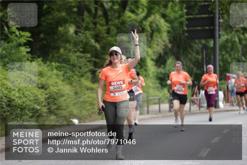 15.06.2025 - REWE Women's Run Jannik Wohlers http://msf.ph/oto/7971046 15.06.2025 10:06:14 Laufen 5085, 5670 meine-sportfotos.de
