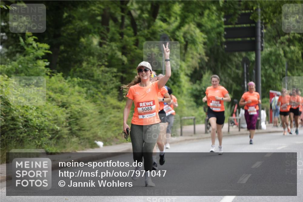 15.06.2025 - REWE Women's Run Jannik Wohlers http://msf.ph/oto/7971047 15.06.2025 10:06:14 Laufen 5085, 5679 meine-sportfotos.de