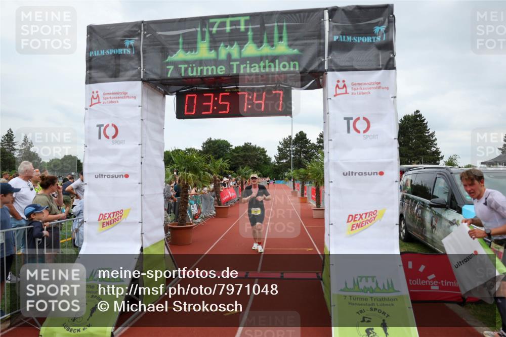 15.06.2025 - 7 Türme Triathlon Michael Strokosch http://msf.ph/oto/7971048 15.06.2025 13:57:47 Ziel 767 meine-sportfotos.de