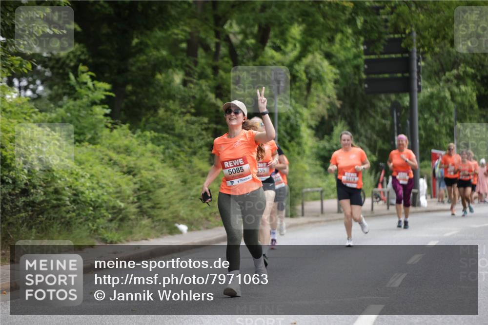 15.06.2025 - REWE Women's Run Jannik Wohlers http://msf.ph/oto/7971063 15.06.2025 10:06:14 Laufen 5085, 355, 5679 meine-sportfotos.de