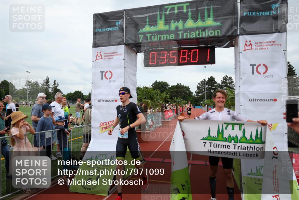 15.06.2025 - 7 Türme Triathlon Michael Strokosch http://msf.ph/oto/7971099 15.06.2025 13:58:01 Ziel 566 meine-sportfotos.de