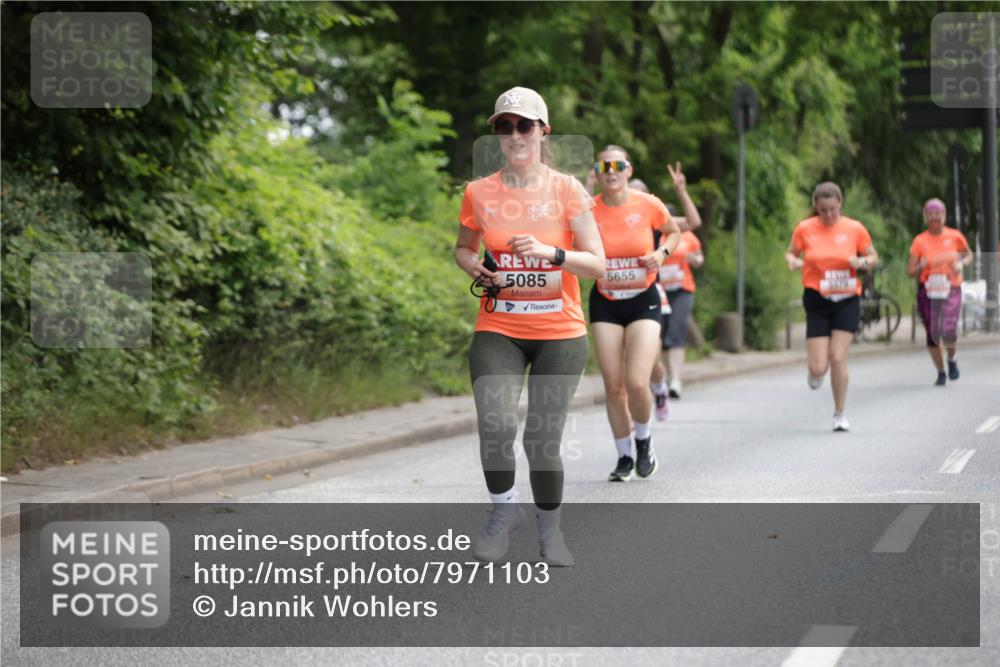 15.06.2025 - REWE Women's Run Jannik Wohlers http://msf.ph/oto/7971103 15.06.2025 10:06:16 Laufen 5085, 5655, 6679 meine-sportfotos.de