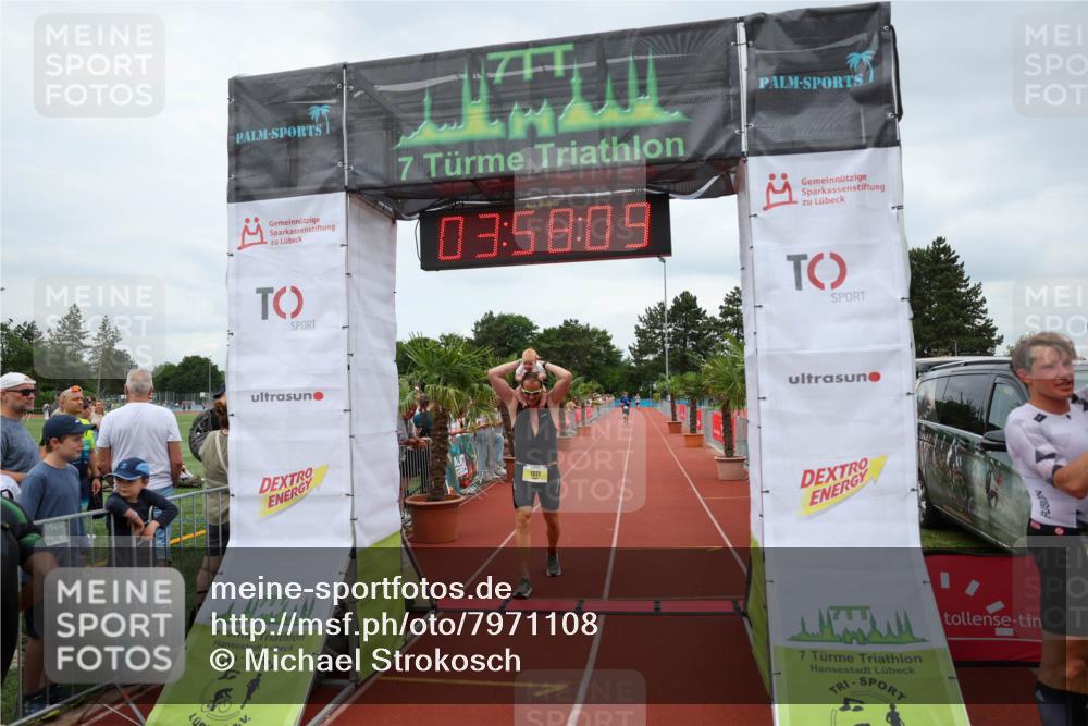15.06.2025 - 7 Türme Triathlon Michael Strokosch http://msf.ph/oto/7971108 15.06.2025 13:58:08 Ziel 566, 1071 meine-sportfotos.de