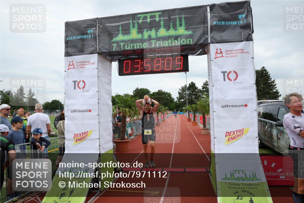 15.06.2025 - 7 Türme Triathlon Michael Strokosch http://msf.ph/oto/7971112 15.06.2025 13:58:09 Ziel 1071 meine-sportfotos.de