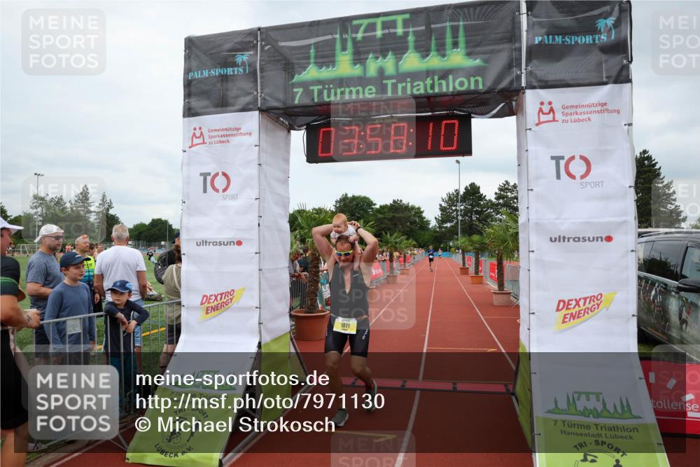 15.06.2025 - 7 Türme Triathlon Michael Strokosch http://msf.ph/oto/7971130 15.06.2025 13:58:10 Ziel 1071 meine-sportfotos.de