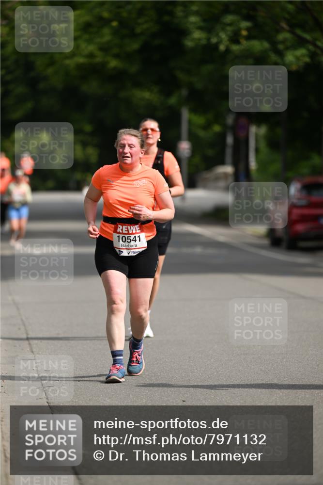 15.06.2025 - REWE Women's Run Dr. Thomas Lammeyer http://msf.ph/oto/7971132 15.06.2025 10:00:16 Laufen 10541 meine-sportfotos.de