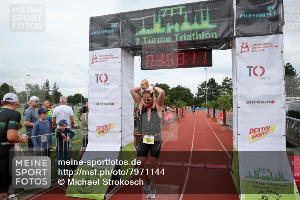 15.06.2025 - 7 Türme Triathlon Michael Strokosch http://msf.ph/oto/7971144 15.06.2025 13:58:10 Ziel 1071 meine-sportfotos.de