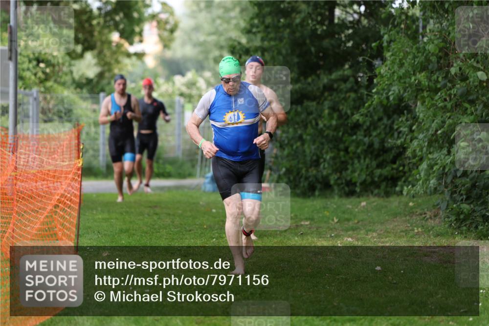 15.06.2025 - 7 Türme Triathlon Michael Strokosch http://msf.ph/oto/7971156 15.06.2025 12:59:21 Schwimmen 743, 750, 754, 816, 875, 892, 975, 1063, 1088, 1097, 1154 meine-sportfotos.de