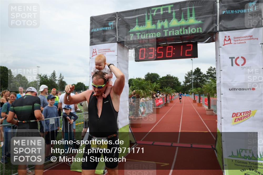 15.06.2025 - 7 Türme Triathlon Michael Strokosch http://msf.ph/oto/7971171 15.06.2025 13:58:12 Ziel 1071 meine-sportfotos.de