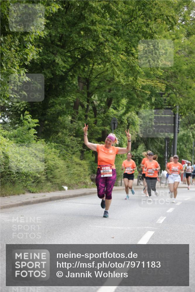 15.06.2025 - REWE Women's Run Jannik Wohlers http://msf.ph/oto/7971183 15.06.2025 10:06:21 Laufen 5099 meine-sportfotos.de