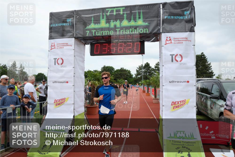 15.06.2025 - 7 Türme Triathlon Michael Strokosch http://msf.ph/oto/7971188 15.06.2025 13:58:20 Ziel 851, 973, 1045 meine-sportfotos.de