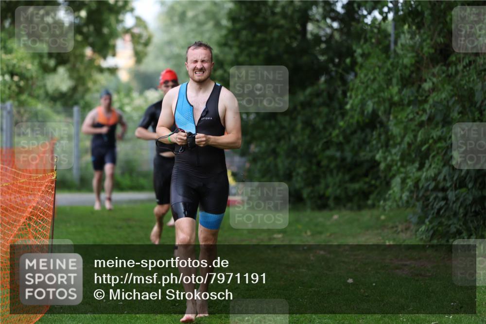 15.06.2025 - 7 Türme Triathlon Michael Strokosch http://msf.ph/oto/7971191 15.06.2025 12:59:26 Schwimmen 743, 750, 754, 816, 875, 892, 975, 1063, 1082, 1088, 1097 meine-sportfotos.de