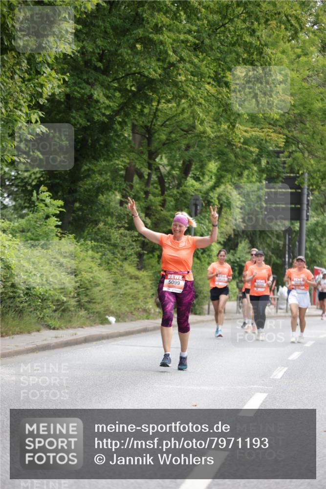 15.06.2025 - REWE Women's Run Jannik Wohlers http://msf.ph/oto/7971193 15.06.2025 10:06:22 Laufen  meine-sportfotos.de