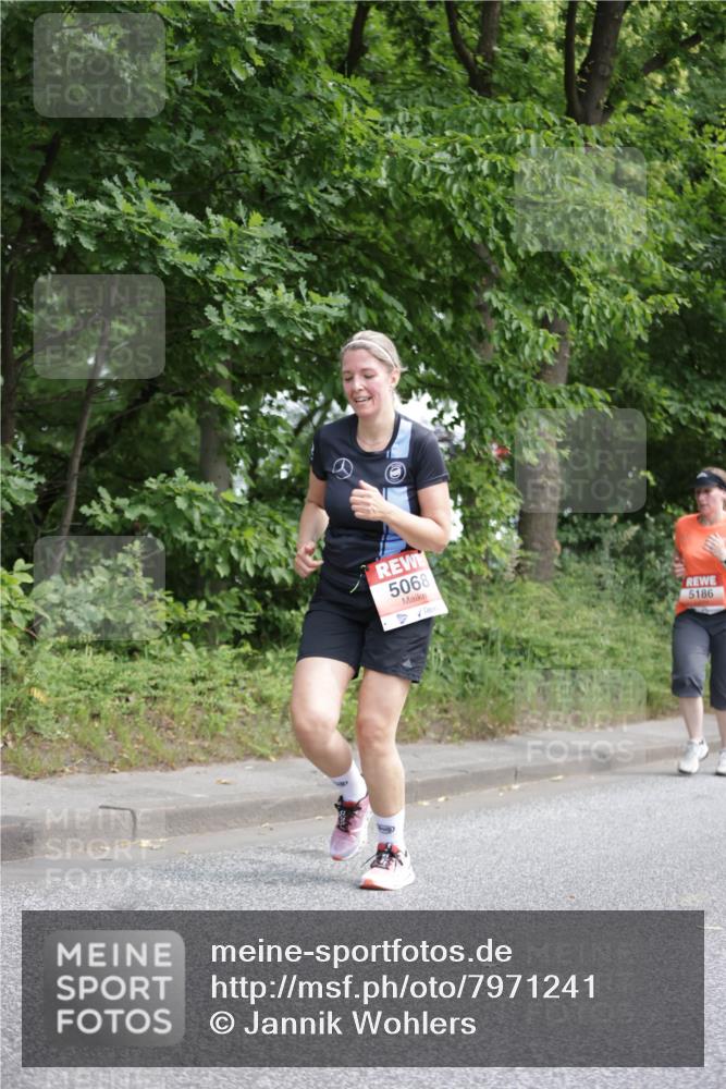 15.06.2025 - REWE Women's Run Jannik Wohlers http://msf.ph/oto/7971241 15.06.2025 10:06:23 Laufen 5068 meine-sportfotos.de