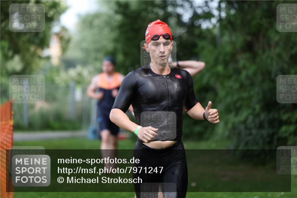 15.06.2025 - 7 Türme Triathlon Michael Strokosch http://msf.ph/oto/7971247 15.06.2025 12:59:30 Schwimmen 191, 743, 750, 875, 892, 975, 1008, 1063, 1082, 1088, 1097 meine-sportfotos.de