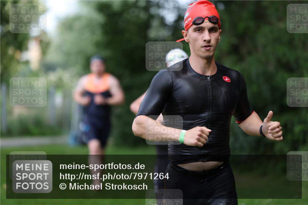 15.06.2025 - 7 Türme Triathlon Michael Strokosch http://msf.ph/oto/7971264 15.06.2025 12:59:30 Schwimmen 191, 743, 750, 875, 892, 975, 1008, 1063, 1082, 1088, 1097 meine-sportfotos.de