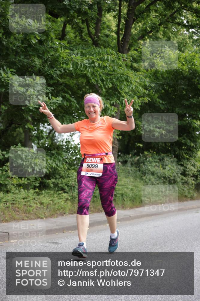 15.06.2025 - REWE Women's Run Jannik Wohlers http://msf.ph/oto/7971347 15.06.2025 10:06:26 Laufen 5099 meine-sportfotos.de