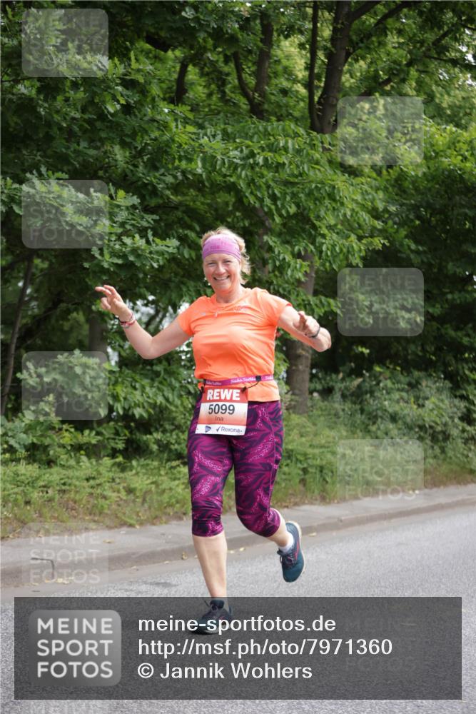 15.06.2025 - REWE Women's Run Jannik Wohlers http://msf.ph/oto/7971360 15.06.2025 10:06:26 Laufen 5099, 250 meine-sportfotos.de