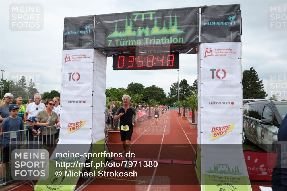15.06.2025 - 7 Türme Triathlon Michael Strokosch http://msf.ph/oto/7971380 15.06.2025 13:58:48 Ziel 763, 805, 1111 meine-sportfotos.de