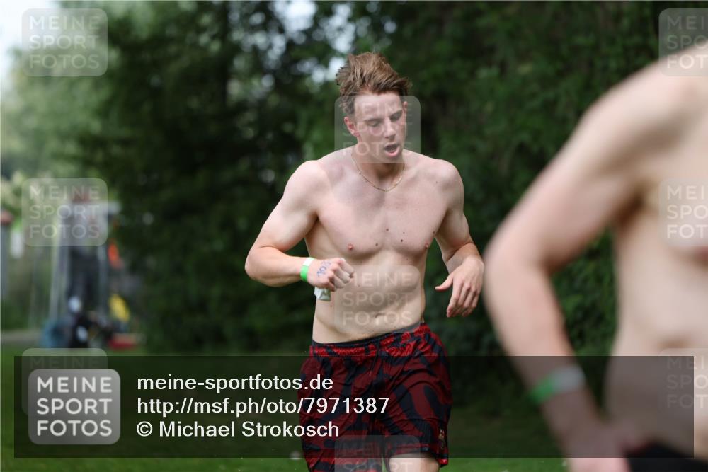 15.06.2025 - 7 Türme Triathlon Michael Strokosch http://msf.ph/oto/7971387 15.06.2025 12:59:47 Schwimmen 191, 892, 1008, 1082, 1088 meine-sportfotos.de