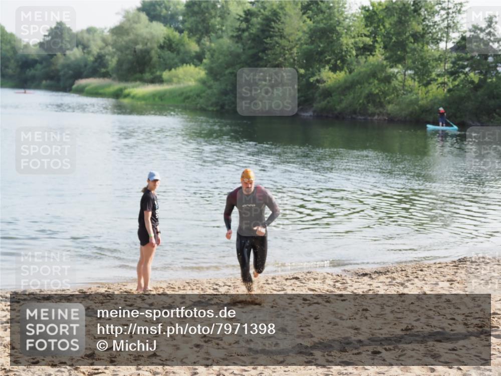 21.06.2025 - 27. Vierlanden-Triathlon MichiJ http://msf.ph/oto/7971398 15.06.2026 08:29:25 Schwimmen 4, 51 meine-sportfotos.de