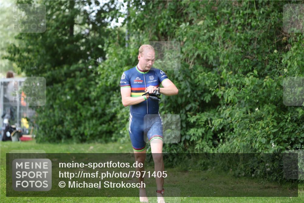 15.06.2025 - 7 Türme Triathlon Michael Strokosch http://msf.ph/oto/7971405 15.06.2025 12:59:51 Schwimmen 191, 1008, 1082 meine-sportfotos.de