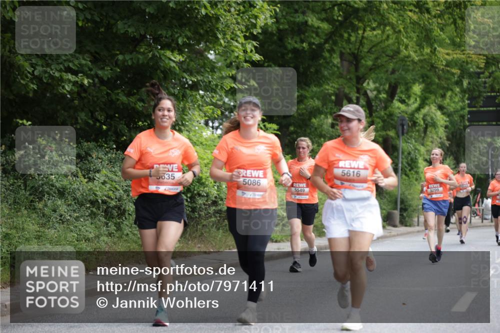 15.06.2025 - REWE Women's Run Jannik Wohlers http://msf.ph/oto/7971411 15.06.2025 10:06:29 Laufen 5835, 5086, 5549, 5616, 5299 meine-sportfotos.de