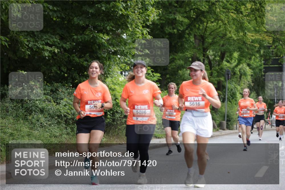 15.06.2025 - REWE Women's Run Jannik Wohlers http://msf.ph/oto/7971420 15.06.2025 10:06:29 Laufen 56, 5086, 5616, 5549, 5299, 5115 meine-sportfotos.de