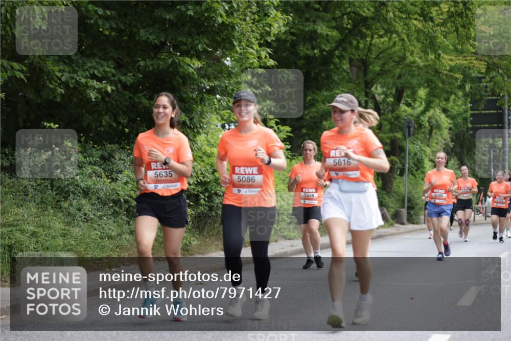 15.06.2025 - REWE Women's Run Jannik Wohlers http://msf.ph/oto/7971427 15.06.2025 10:06:30 Laufen 5635, 5086, 5549, 5616, 5299, 5115 meine-sportfotos.de