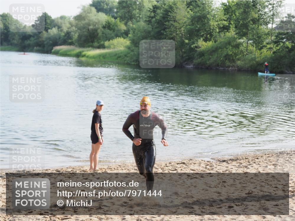 21.06.2025 - 27. Vierlanden-Triathlon MichiJ http://msf.ph/oto/7971444 15.06.2026 08:29:25 Schwimmen 4, 51 meine-sportfotos.de