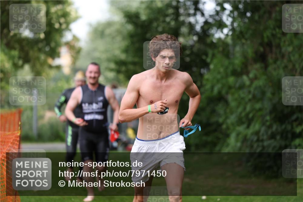 15.06.2025 - 7 Türme Triathlon Michael Strokosch http://msf.ph/oto/7971450 15.06.2025 13:00:22 Schwimmen 193, 705, 1092 meine-sportfotos.de