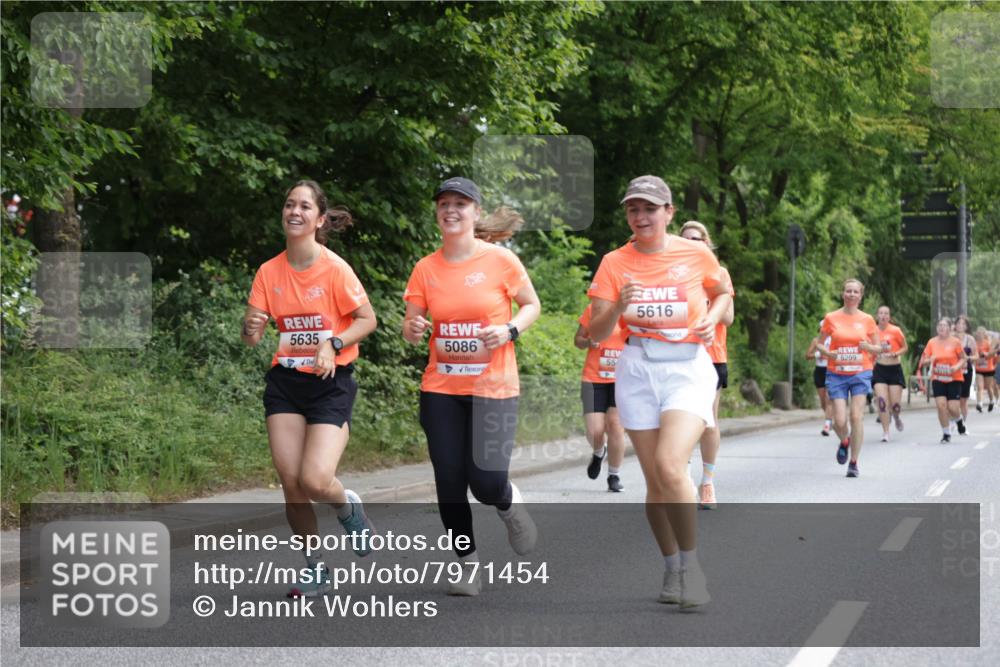 15.06.2025 - REWE Women's Run Jannik Wohlers http://msf.ph/oto/7971454 15.06.2025 10:06:30 Laufen 5635, 5086, 55, 5616, 5299 meine-sportfotos.de
