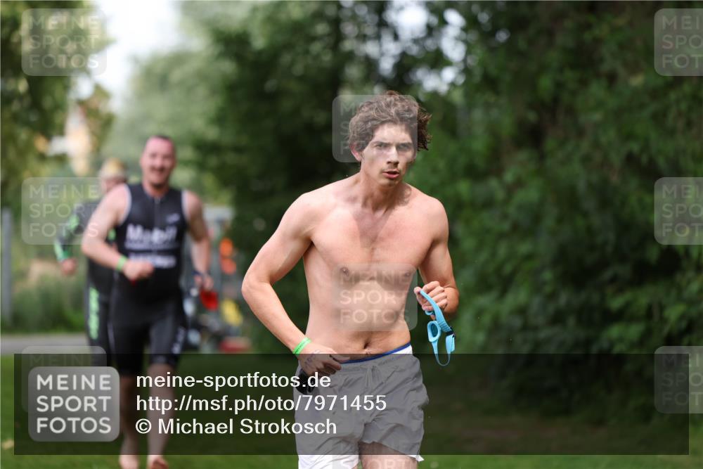 15.06.2025 - 7 Türme Triathlon Michael Strokosch http://msf.ph/oto/7971455 15.06.2025 13:00:22 Schwimmen 193, 705, 1092 meine-sportfotos.de