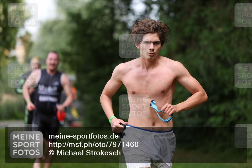 15.06.2025 - 7 Türme Triathlon Michael Strokosch http://msf.ph/oto/7971460 15.06.2025 13:00:22 Schwimmen 193, 705, 1092 meine-sportfotos.de