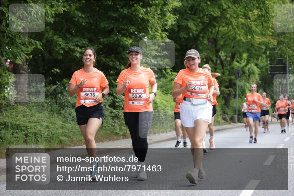 15.06.2025 - REWE Women's Run Jannik Wohlers http://msf.ph/oto/7971463 15.06.2025 10:06:30 Laufen 5635, 5086, 5616, 5299 meine-sportfotos.de